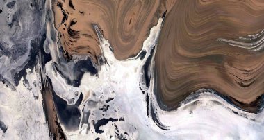  Afrika çöllerinin havadan soyut fotoğrafçılığı. Çöl manzaralarının havadan görünüşü, 
