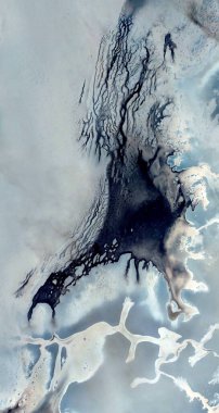   Afrika çöllerinin havadan gelen dikey soyut fotoğrafçılığı, çöl manzaralarının havadan görünüşü, Tür: Soyut doğalcılık, soyuttan mecazlara,