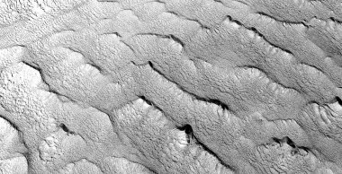 Siyah ve beyaz fotoğraf, Afrika çöllerinin gökyüzünden görünen manzaralarının soyut fotoğrafları.,