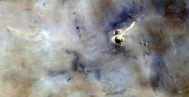     Afrika çöllerinin havadan soyut fotoğrafçılığı. Çöl manzaralarının havadan görünüşü, 