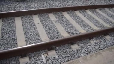 Arjantin topraklarını geçen eski demiryolu rayları