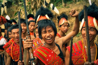 Tüfek ve kostümleri