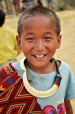 Nagaland, Hindistan'da gülümseyen çocuk