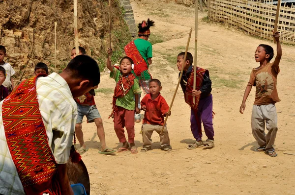Pequenos guerreiros em Nagaland, Índia — Fotografia de Stock