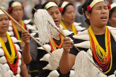 Nagaland Hindistan'da şarkı söyleyen kadınlar