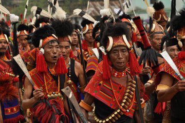 Nagaland Hindistan'da Şarkı Söyleyen erkekler