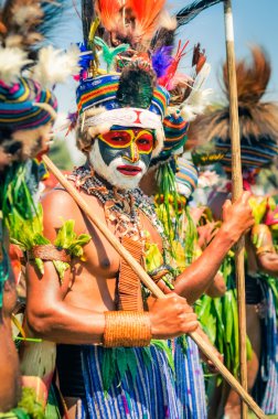 Papua Yeni Gine 'deki Hagen gösterisinde genç adam