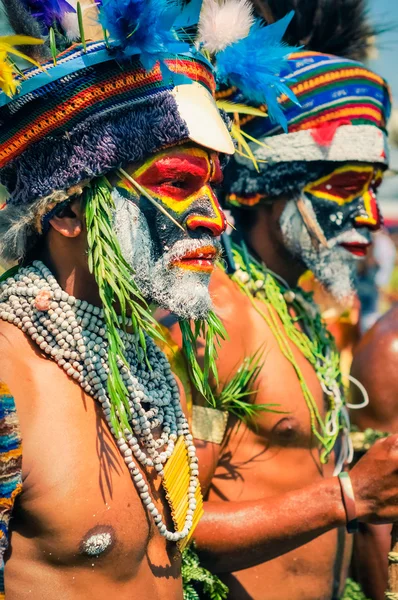 Двое мужчин в Папуа - Новой Гвинее — стоковое фото