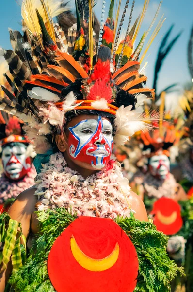 Papua Yeni Gine'de gururlu adam — Stok fotoğraf