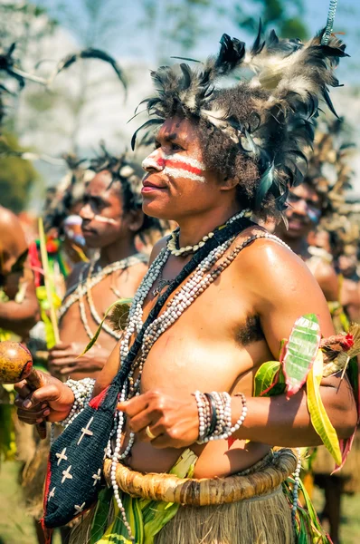 Papua Yeni Gine'de dans eden kadın — Stok fotoğraf