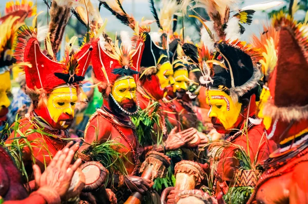 Papua Yeni Gine'deki kalabalık