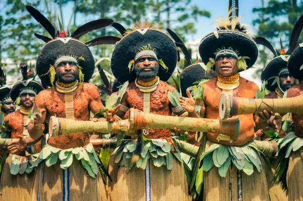 Играя мужчин в Папуа - Новой Гвинее — стоковое фото