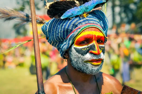 Uomo con berretto in Papua Nuova Guinea — Foto Stock