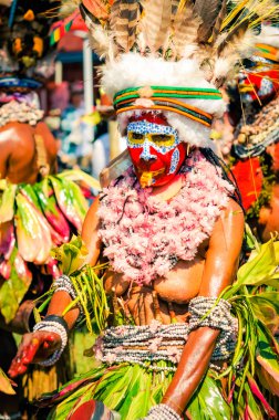 Islık ve Papua Yeni Gine'de dans