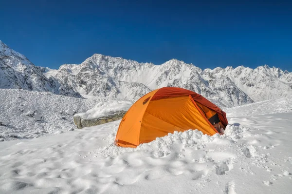 Acampar no Himalaia — Fotografia de Stock