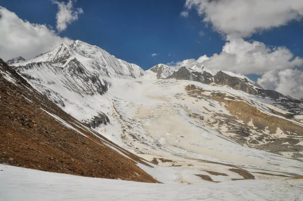 Piek in de Himalaya — Stockfoto