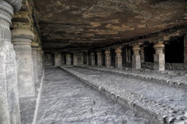 Hindistan mağaralarda Ellora
