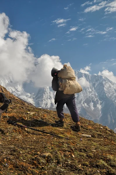 Sherpa in Himalayas — Stock Photo, Image