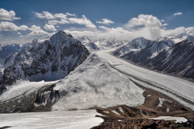 Fedchenko buzul Tacikistan