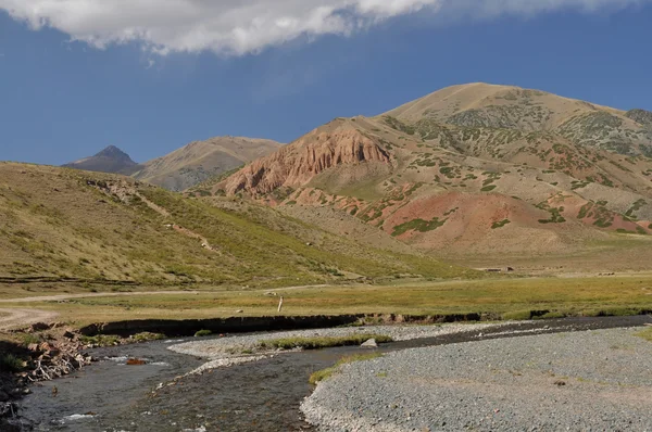 Řeka v Kyrgyzstánu — Stock fotografie