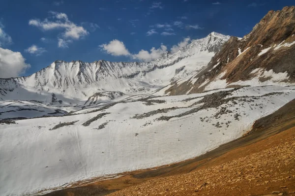 हिमालय में शिखर — स्टॉक फ़ोटो, इमेज