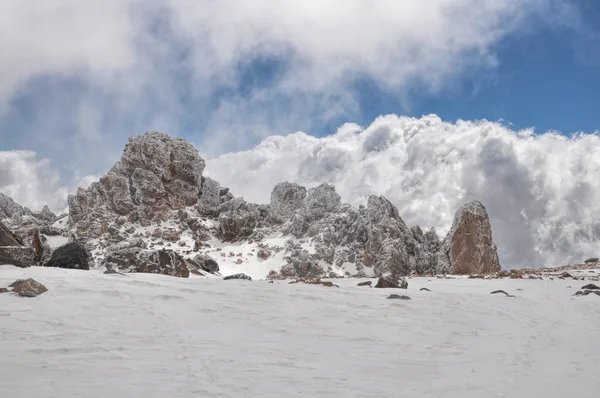 Felsen auf Sabalan — Stockfoto