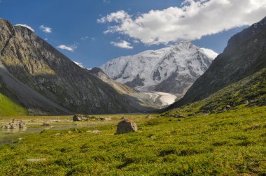 Kırgızistan'daki Tien Shan