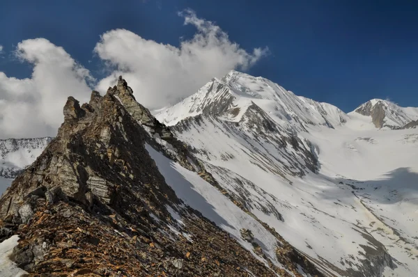 在喜马拉雅山的山脊 — 图库照片