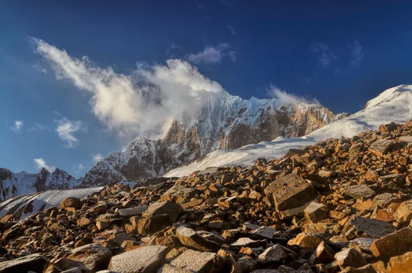 タジキスタンの山ピーク — ストック写真