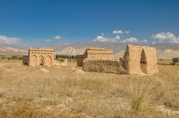 Ruines du temple au Kirghizistan — Photo