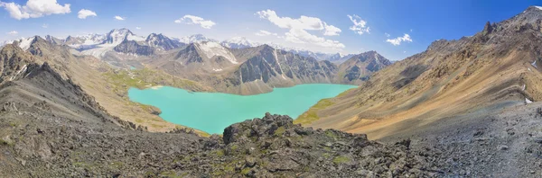 Lago in Kirghizistan — Foto Stock