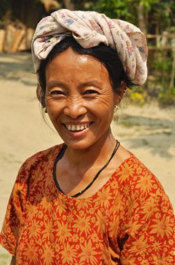 Gülümseyen kadın Nagaland, Hindistan