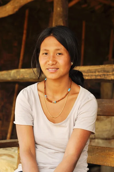 Giovane donna in Nagaland, India — Foto Stock