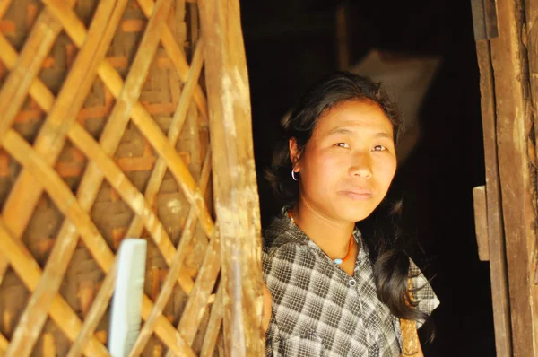 Giovane donna in Nagaland, India — Foto Stock