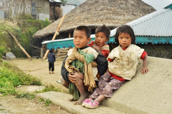Zavallı çocuklar Nagaland, Hindistan