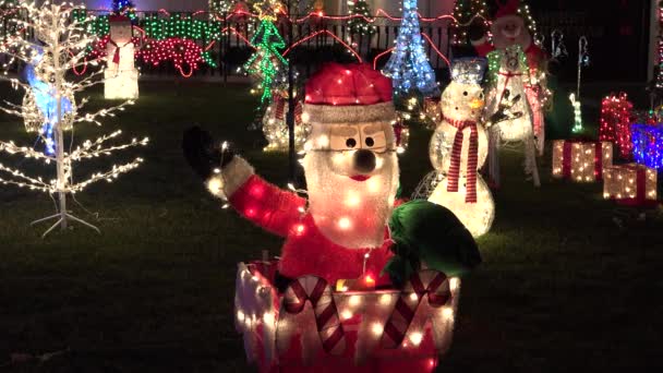 Santa Display Climbs Chimney Christmas Front Yard Home — Stock Video