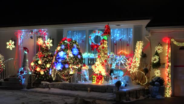 Home Christmas lighted decorations — Stock Video