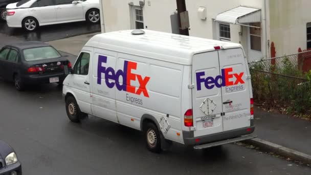 Fedex Van Entregando — Vídeo de Stock