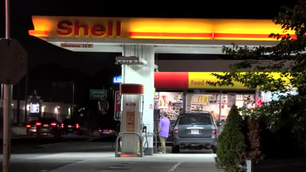 Gas station pomp — Stockvideo