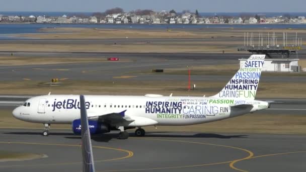 JetBlue Airlines flygplan — Stockvideo