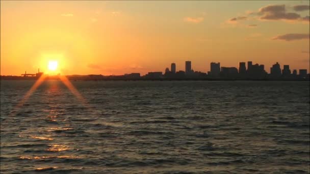 Pôr do sol no porto de Boston — Vídeo de Stock