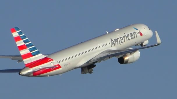 American Airlines take off — Stock Video