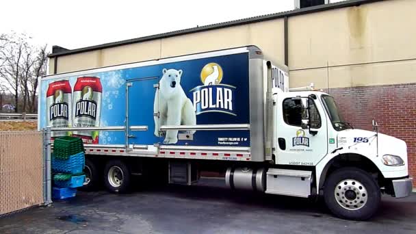 Niedźwiedź polarny napoje Truck — Wideo stockowe