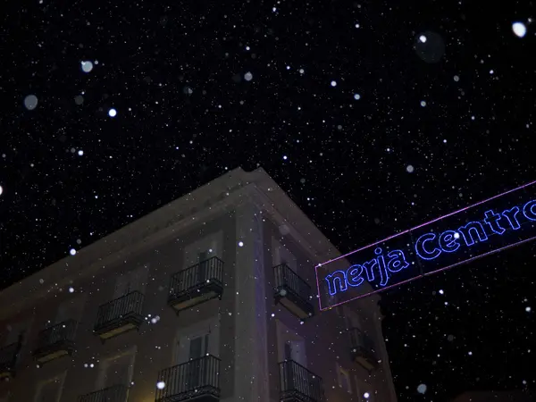 Neve artificiale a Natale in Nerja Spagna — Foto Stock