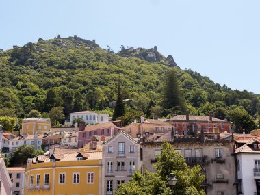 Sintra Lizbon Portekiz üstündeki tepelerde yukarıda Mağribi Kalesi