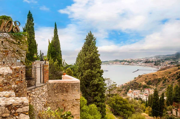 Die Architektur Und Kirchen Der Stadt Taormina Auf Der Insel — Stockfoto