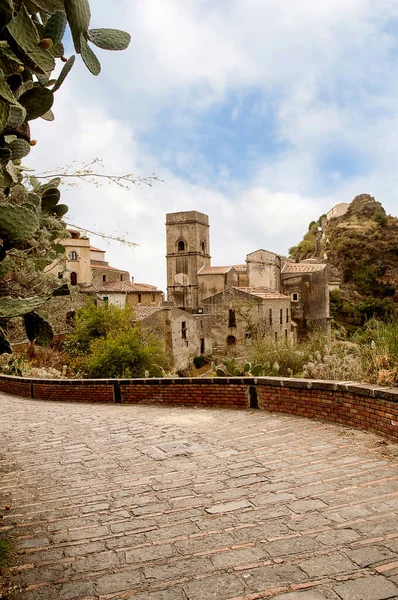 Savoca in Sicily used by Frances Ford Coppola for scenes in the film the Godfather.The site of the old town is about 300 m above the sea, while a very steep and almost isolated rock, crowned by a Saracen castle, rises about 150 m higher