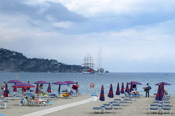 Taormina Mare Coastal Resort Taormina High Its Hilltop Position Sicily — Stock Photo, Image