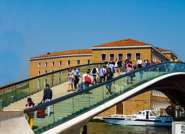 Marchant Dans Venise Sur Passerelle Port Gare Routière Jusqu Aux — Photo