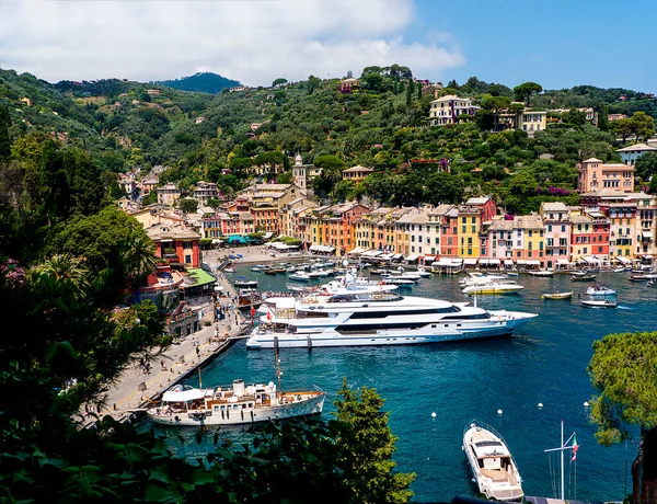 Portofino Een Italiaans Vissersdorp Vakantieoord Beroemd Zijn Pittoreske Haven Historische — Stockfoto